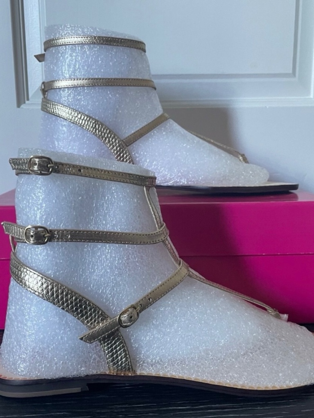Lilly Pulitzer preowned gold flat thong sandal - style Gemma